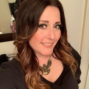 Meet your Posher, Suzanne